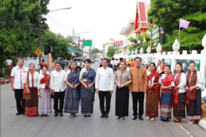 ร่วมพิธีทำบุญตักบาตร ตามโครงการถนนสายบุญ นวพุทธศิลป์ ถิ่นเมืองน้ำดำ ประจำปีงบประมาณ พ.ศ. 2569