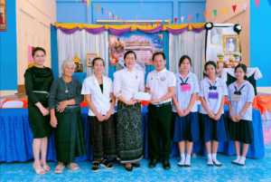 ประธานในพิธีเปิดโครงการ "Moral Next Gen คุณธรรมนำวิถีดิจิทัล" เพื่อส่งเสริมให้นักเรียนมีคุณธรรม จริยธรรม และมีทักษะในการใช้เทคโนโลยีดิจิทัลอย่างถูกต้อง ปลอดภัย รู้เท่าทันสื่อ และมีความรับผิดชอบต่อสังคม